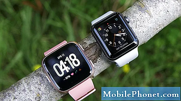 Fitbit Versa vs Apple Watch 3 labākais fitnesa izsekotājs 2020. gadā