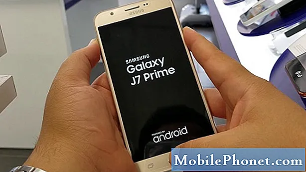 Galaxy J7 genstarter tilfældigt og viser "Touchwiz fungerer ikke" og "Facebook har stoppet" fejl