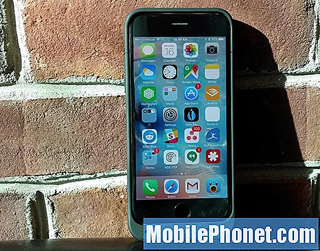 „Mophie Juice Pack Reserve“ apžvalga: plonas „iPhone 6s“ akumuliatoriaus dėklas