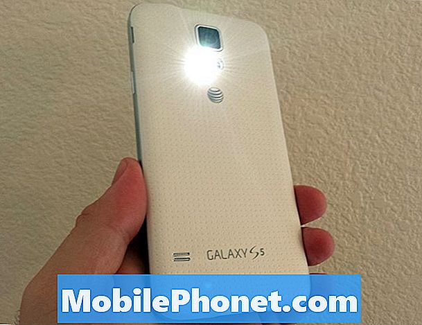 Kaip naudoti „Galaxy S5“ fotoaparato blykstę įspėjimams ir pranešimams