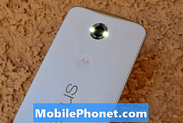 Nexus 6: n käyttäminen taskulampuna