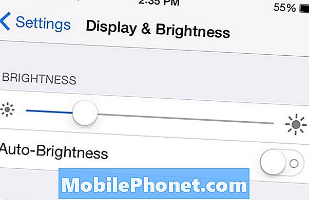 Як зробити ваш iPhone 6 дисплей Менше сліпуче в нічний час
