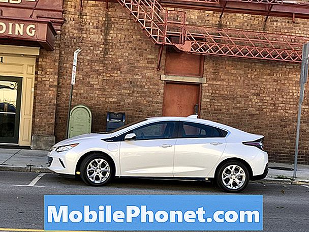 2017 Chevy Volt Review