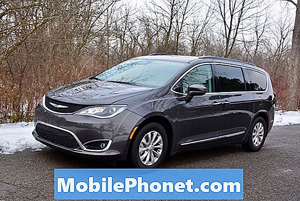Chrysler Pacifica Review 2017