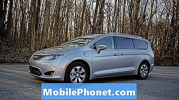 2018 Chrysler Pacifica Hybrid Review