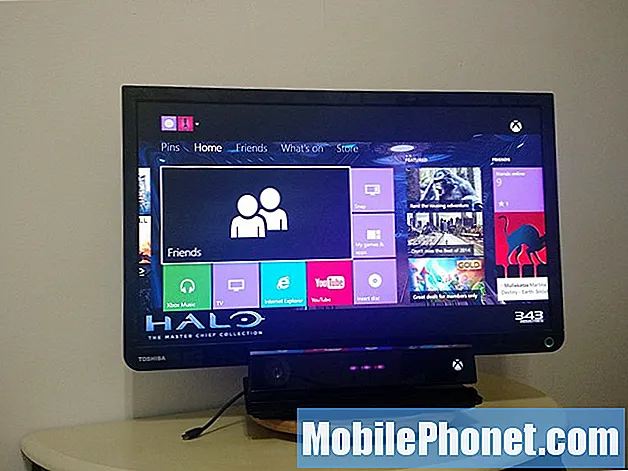 Az Xbox One csatlakoztatása a monitorhoz vagy a tévéhez