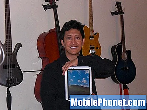Usuário de tablet: Comediante Dan Nainan, Geek at Heart